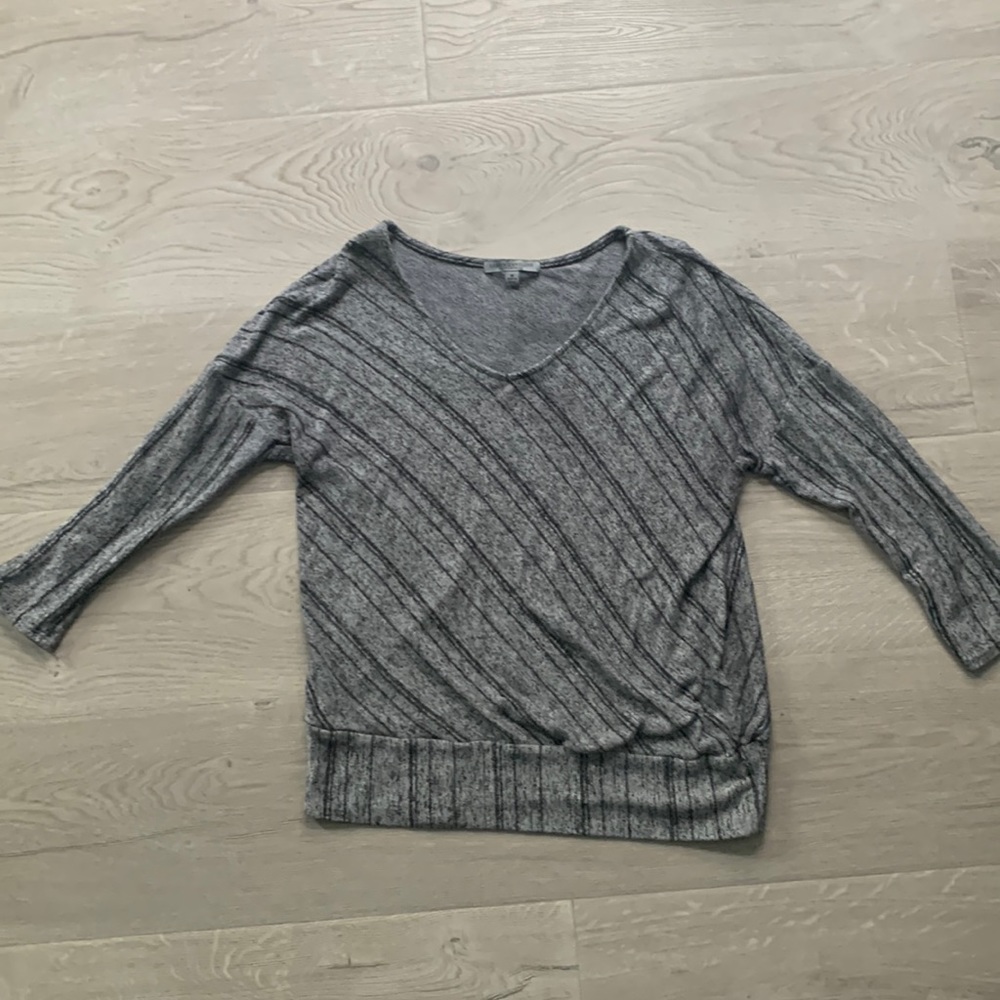 Green envelope medium women’s 3/4 sleeve shirt gray